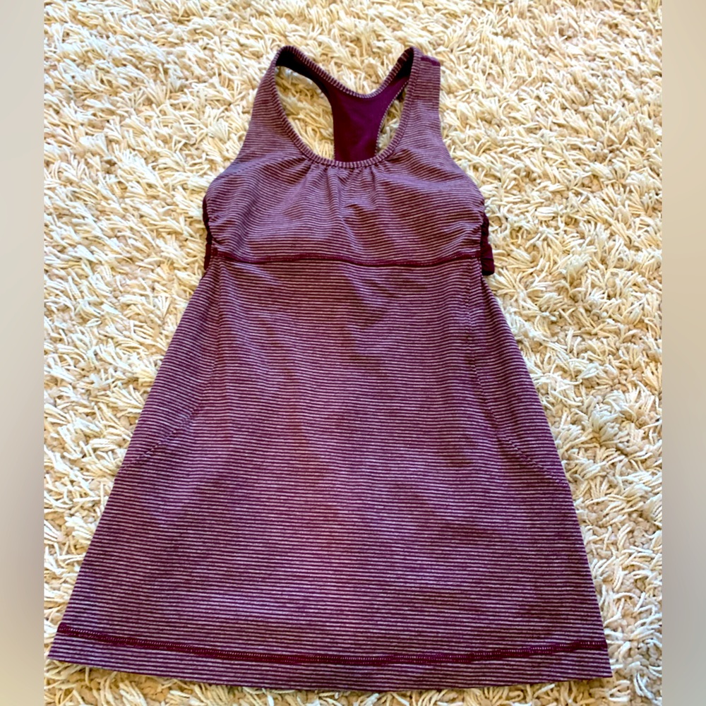 Lululemon size 2 or XS workout top open back with built-in bra